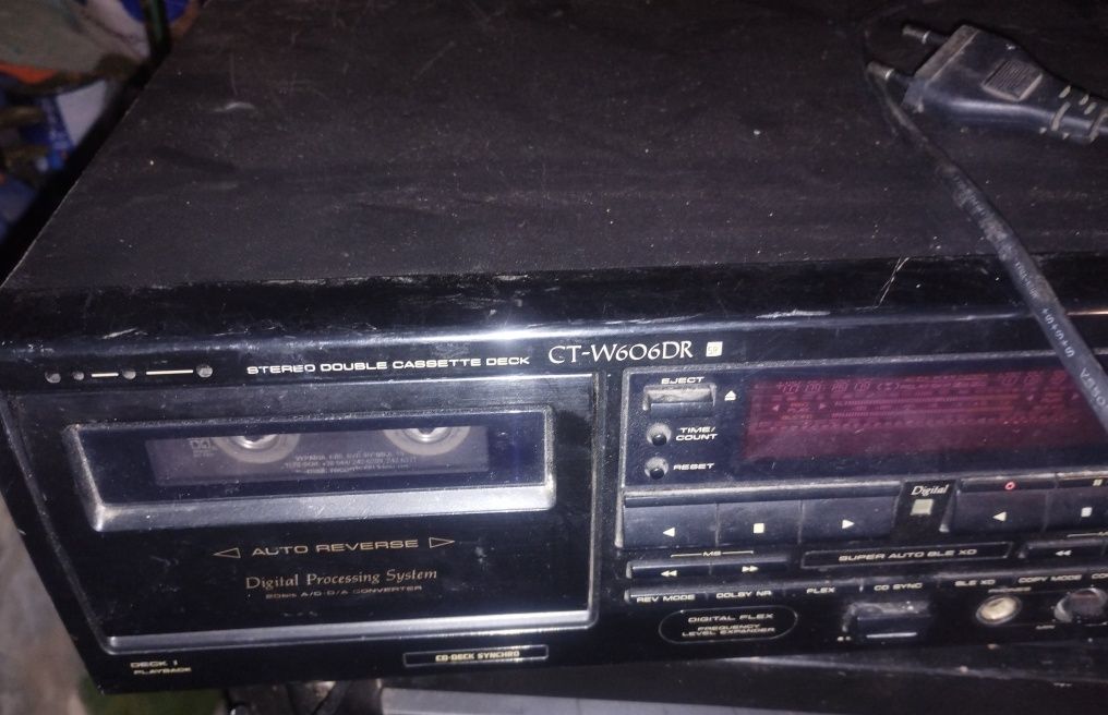 Кассетная дека магнитофон Pioneer CT-W606DR двухкассетный с реверсом