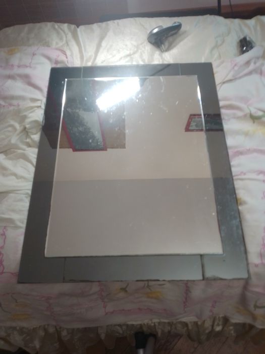 Дзеркало на стінне