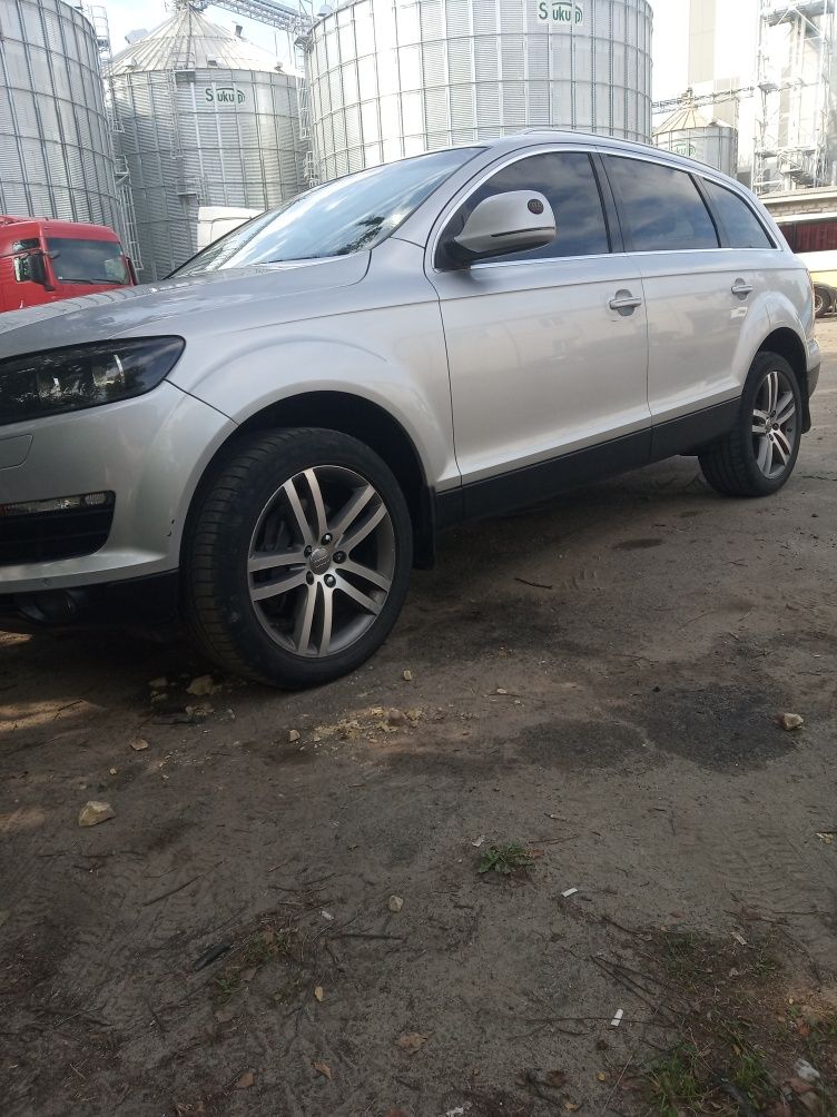 Audi Q7 2008 3.6 бензин