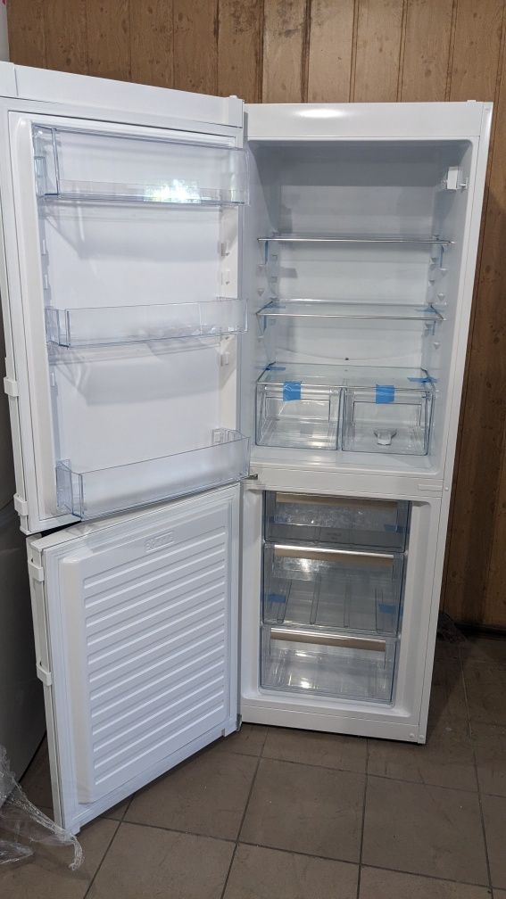 Холодильник Electrolux. Новий
