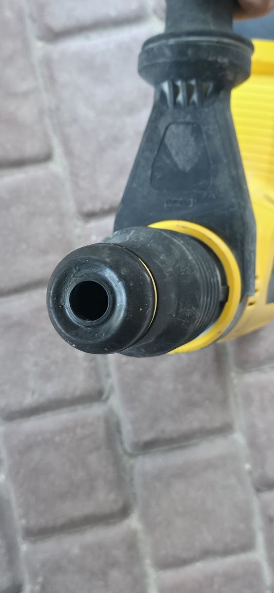 Mocna Młotowiertarka DeWalt D25481K SDS-Max | Walizka + 2 Dłuta Gratis