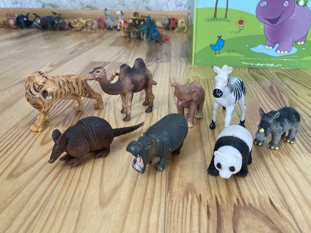 Набір фігурок африканських тварин