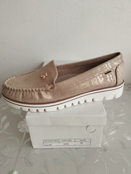 Nowe buty kolor złoty rozmiar 40 wkładka skóra