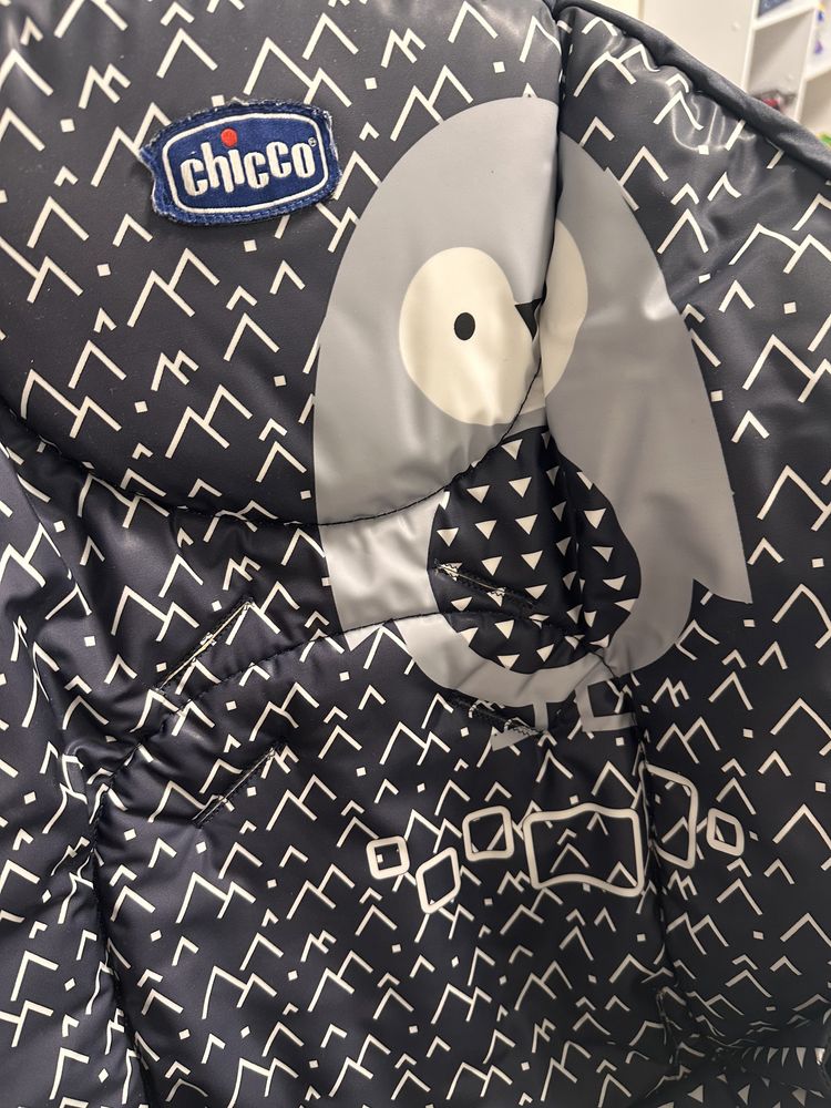 Продам стілець для годування chicco