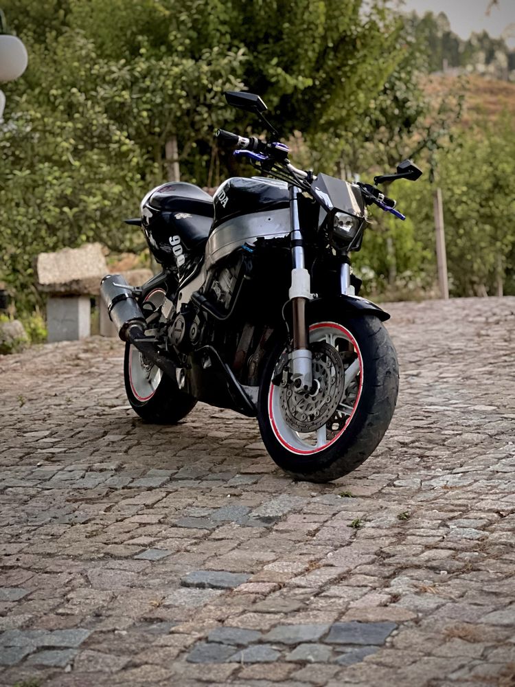Honda cbr 900 rr fireblade