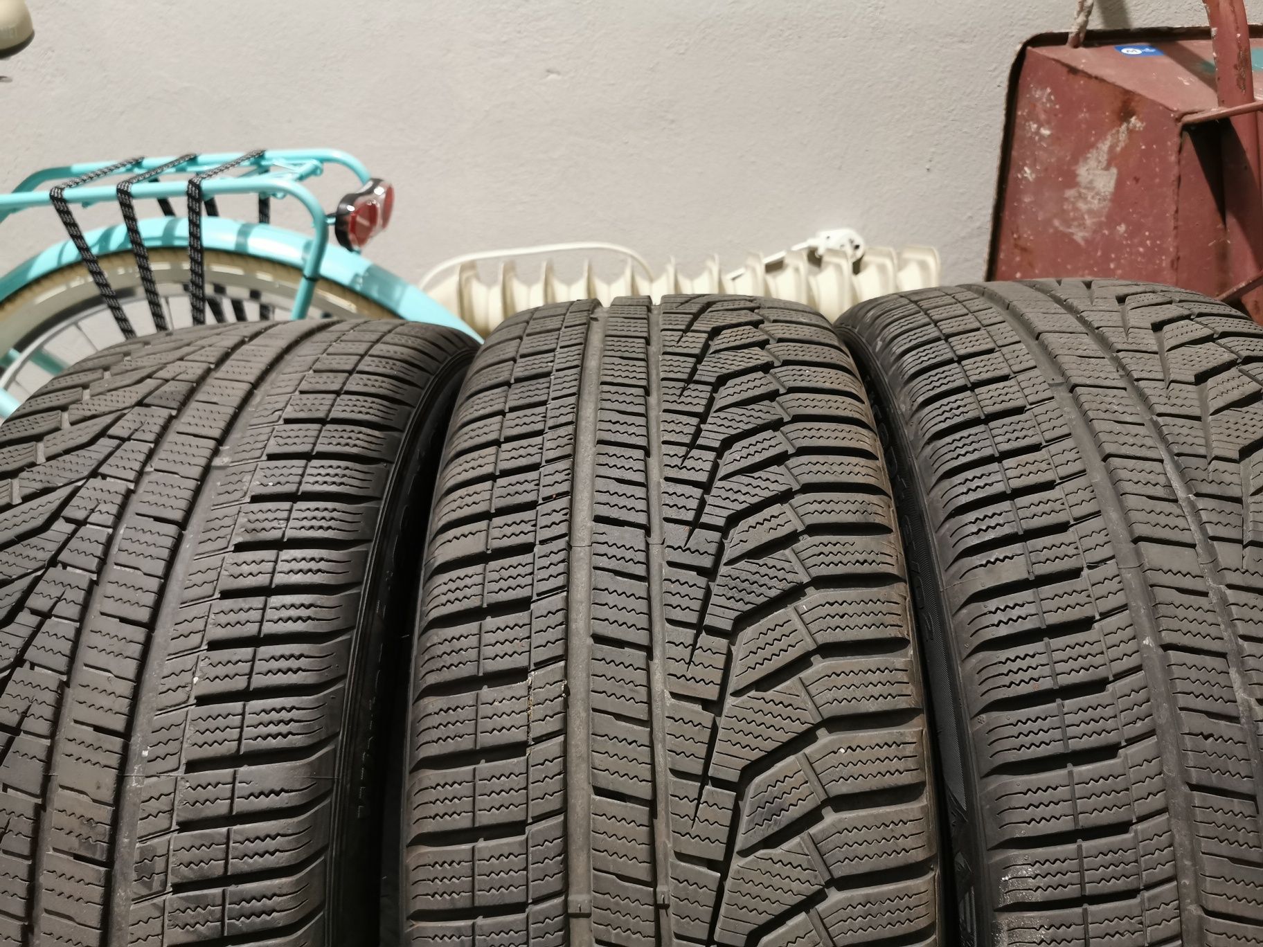 Opony zimowe Hankook Winter Icept Evo 2 o rozmiarze 235 45 R18 okazja