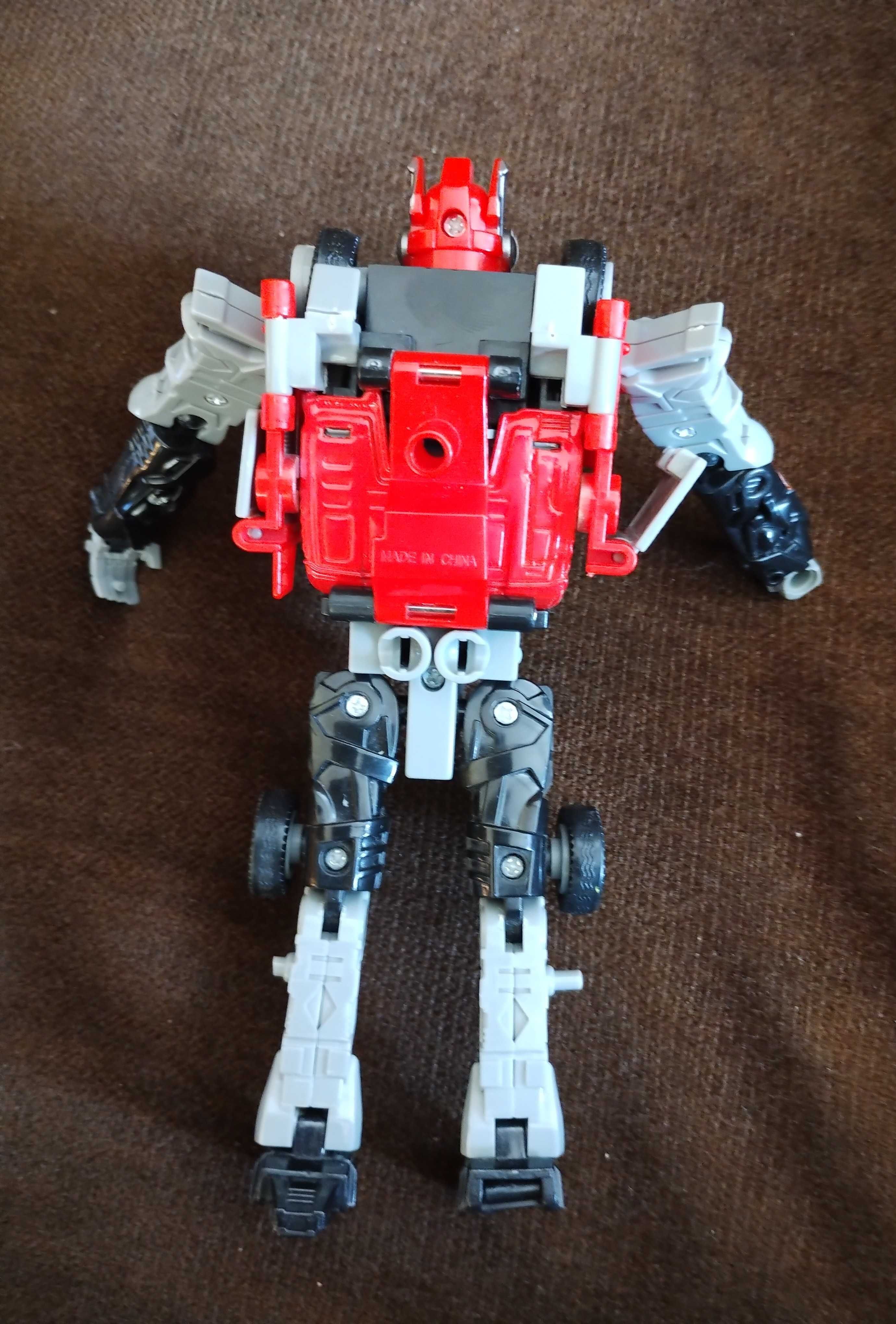 Transformers robot wóz strażacki metalowy i plastikowy