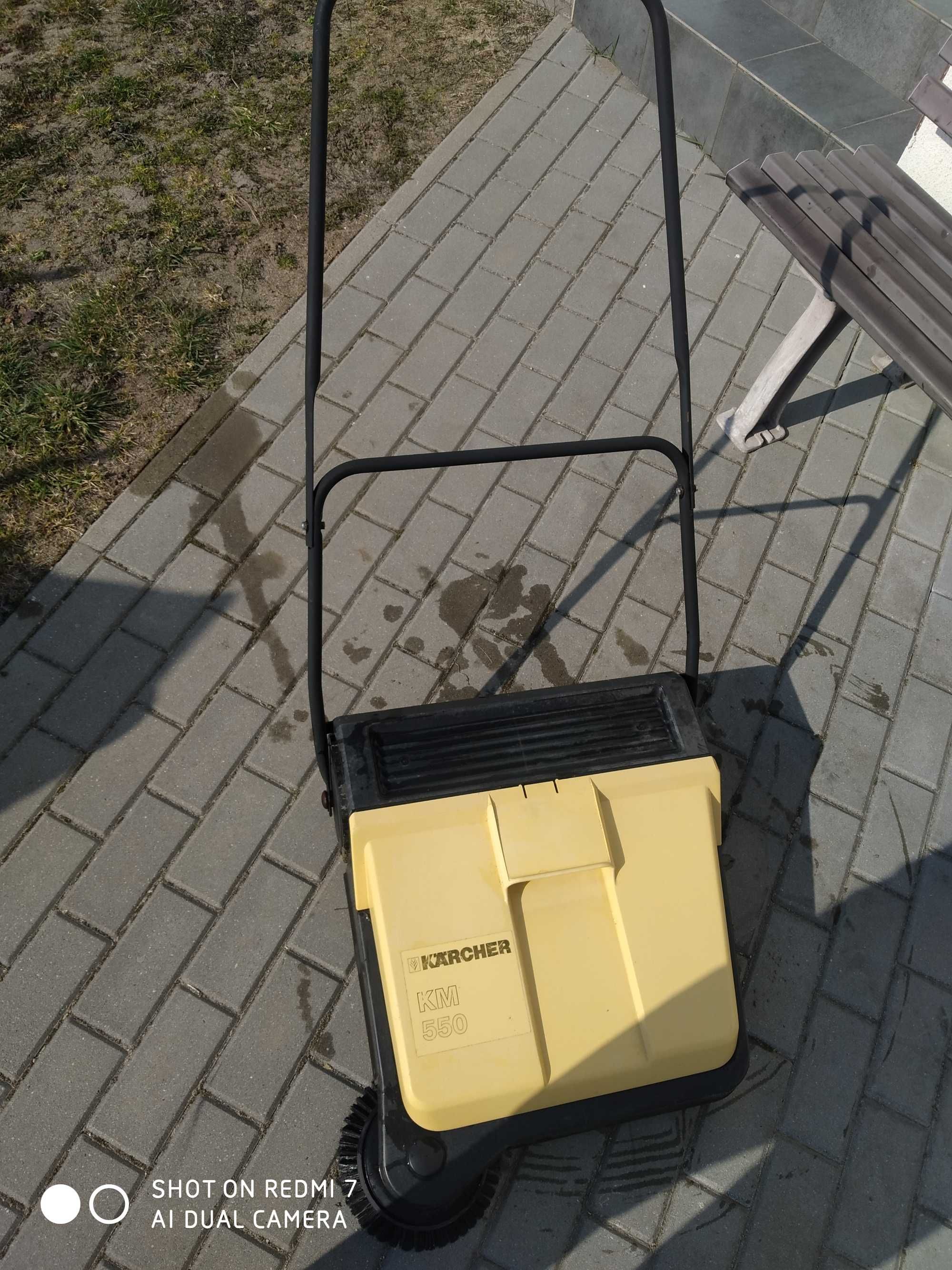 Zamiatarka KARCHER KM550
