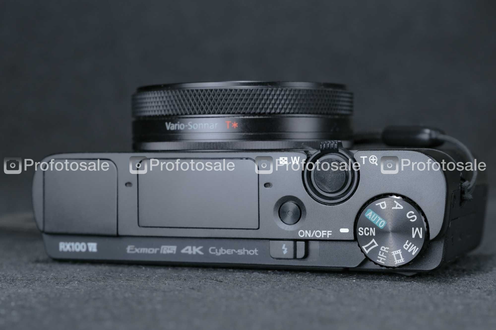 Фотоапарат Sony DSC-RX100 VII
