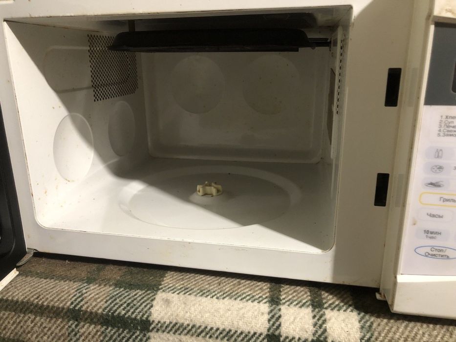 Микроволновка нерабочая.