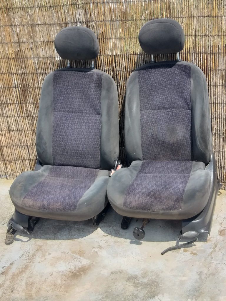 Conjunto Bancos Ford Focus Carro 5 Portas Ano 2002