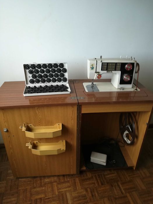 Máquina de costura eléctrica