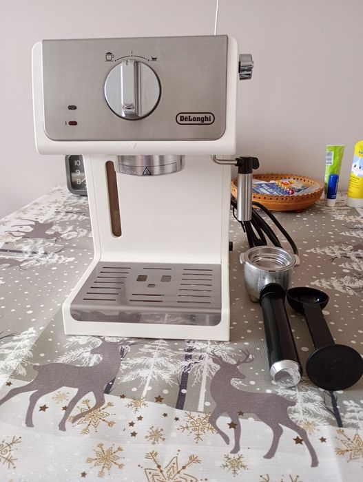 Кавоварка ріжкова Delonghi