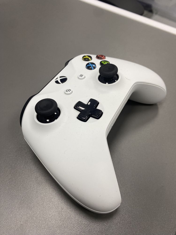 Microsoft Xbox One S 500 GB - 12 місяців гарантії!