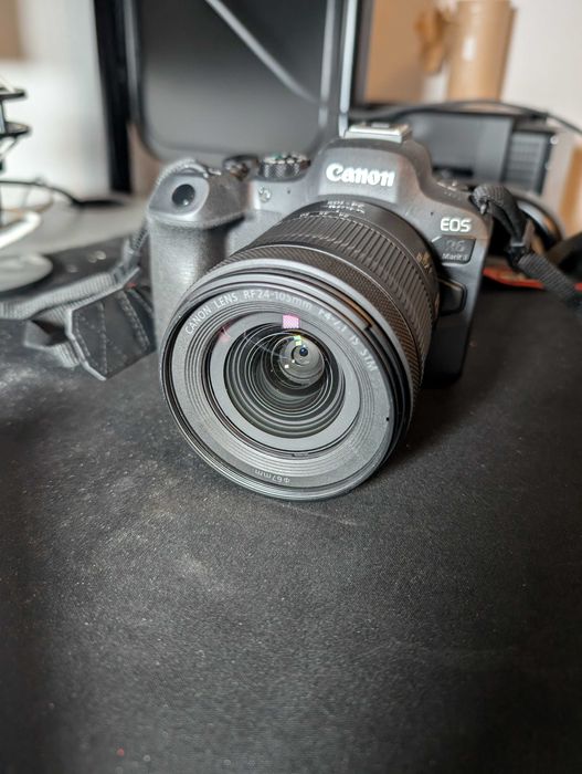 Vendo 2 câmeras: Canon R6 MKII e lente kit mais Canon R10 e lente kit