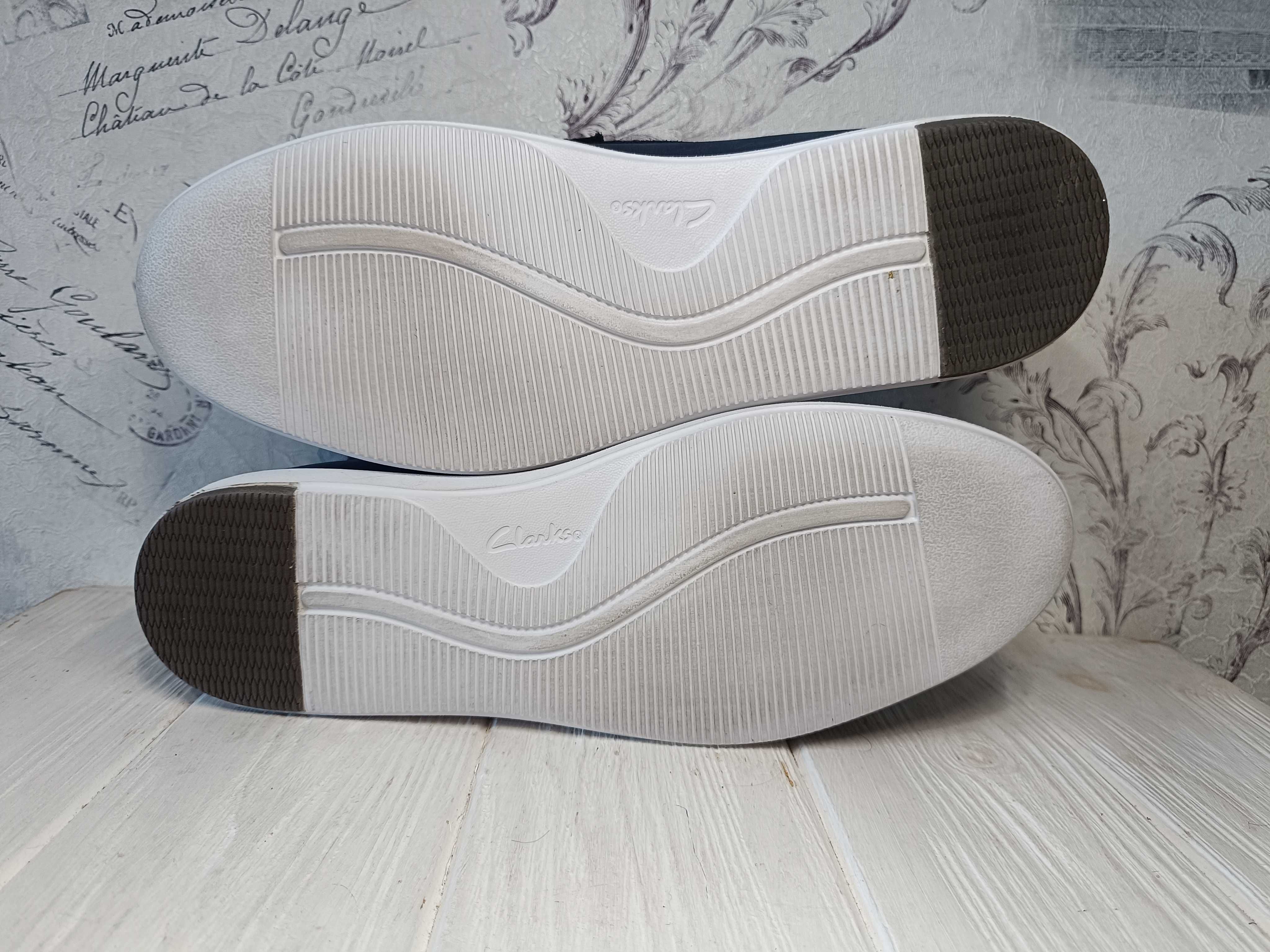 - Clarks Сліпери Bratton Loafer 26172448
