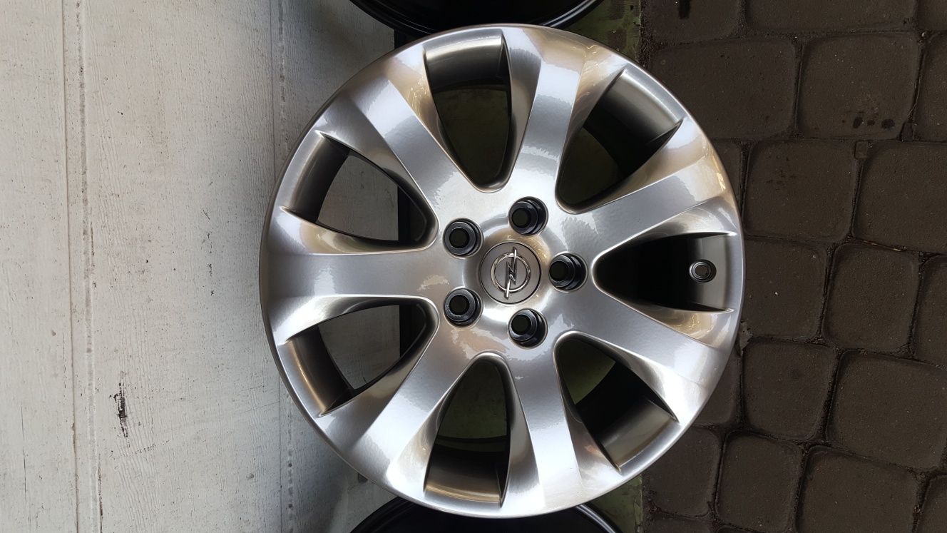 Opel Felgi 17" Kolor ciemny chrom-tytan idealne !!!