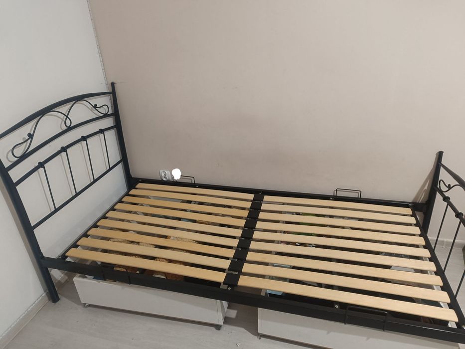 Łóżko metalowe czarne