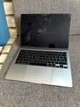 Macbook m2 uszkodzony