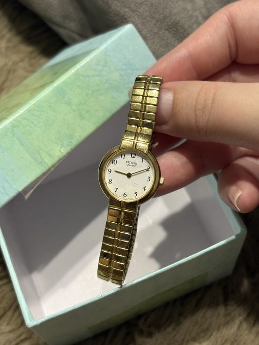 Citizen quartz вінтажний годинник жіночий золото