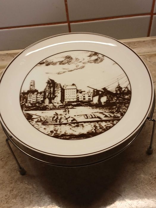 Fajansowy talerz z widokiem starego pobrzeża Gdańska /Lubiana