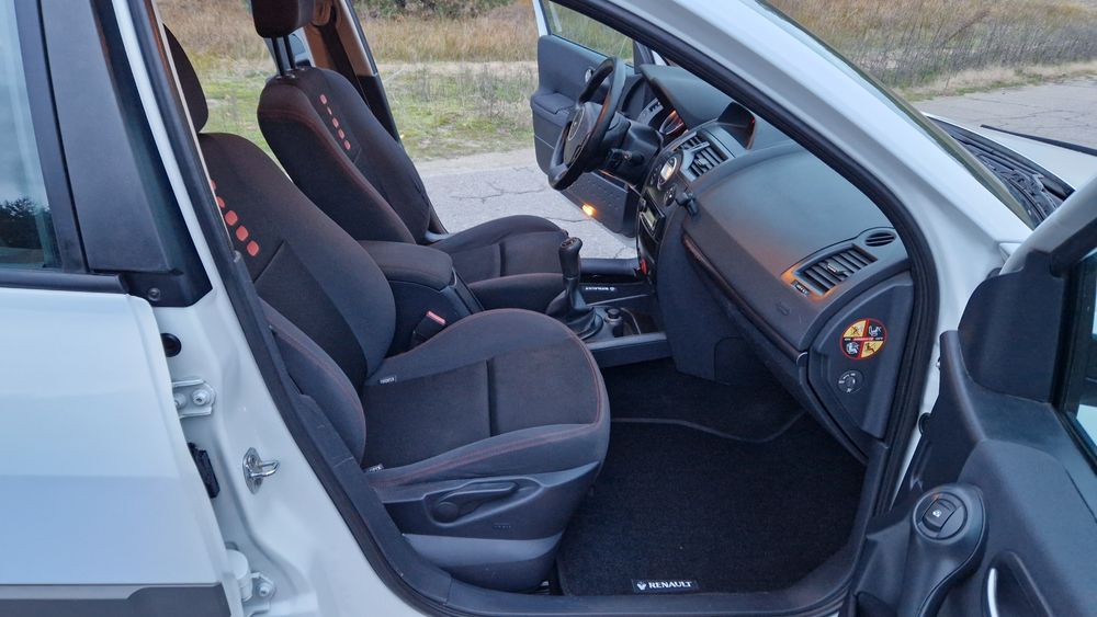 Автомобиль Renault Megan 1,6