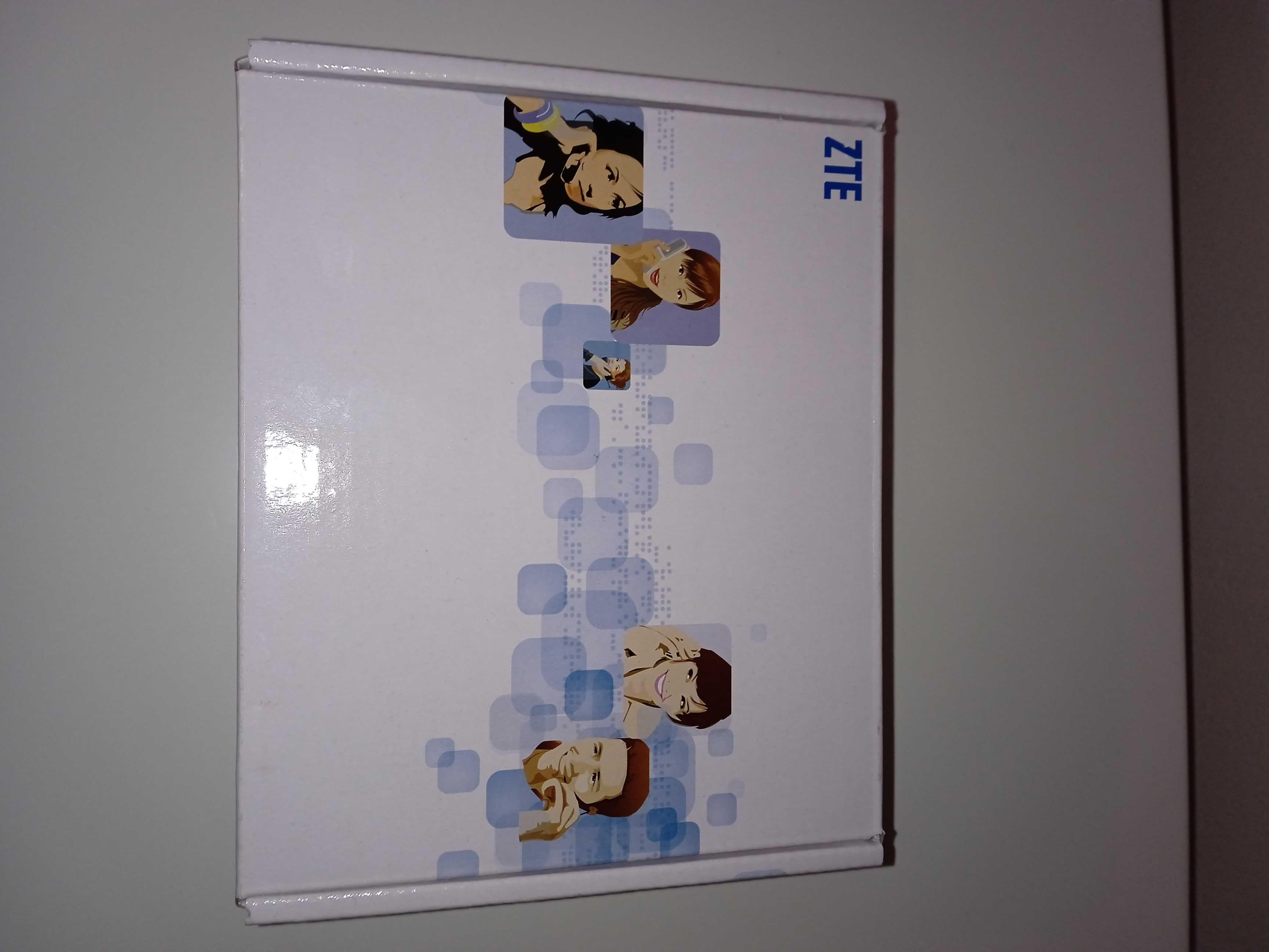 Telefon komórkowy Dual SIM ZTE R528