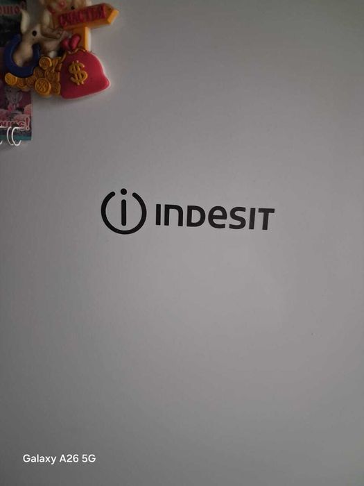 Холодильник Indesit