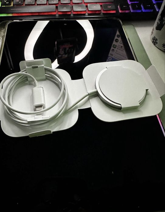 Apple magSafe Charger зарядка максейф безпроводная безпровідна зарядка