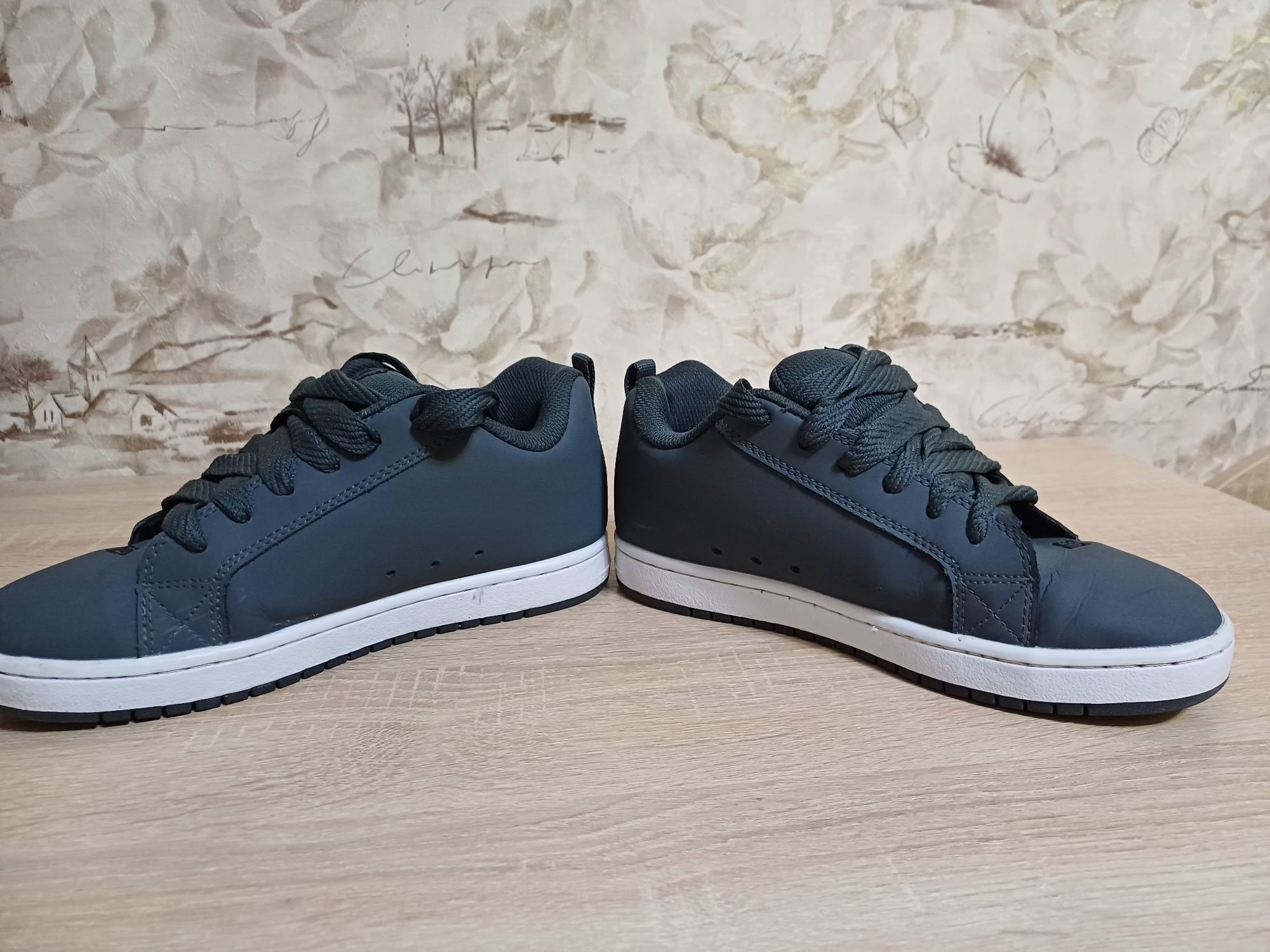 Продам кросівки DC shoes Graffit