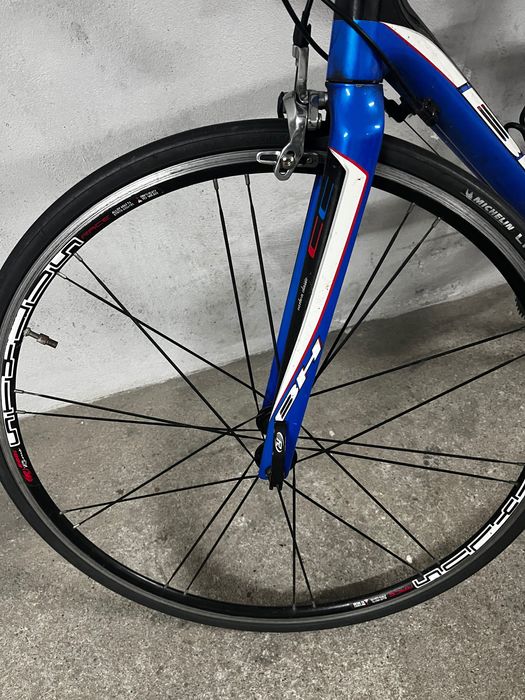 Bicicleta de estrada BH