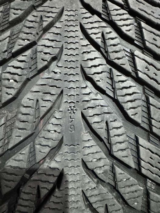 Шины зимние NOKIAN Hakkapeliitta 255/55/20