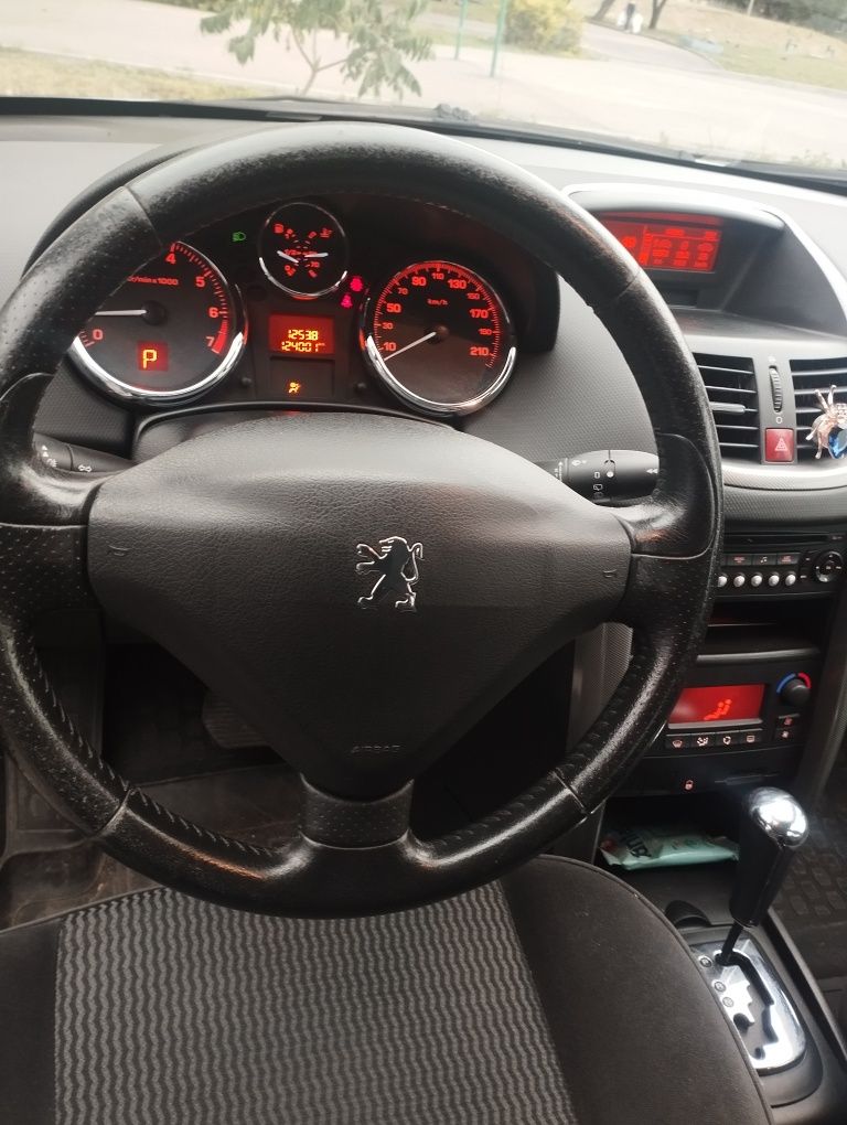 Peugeot 207 Автомат