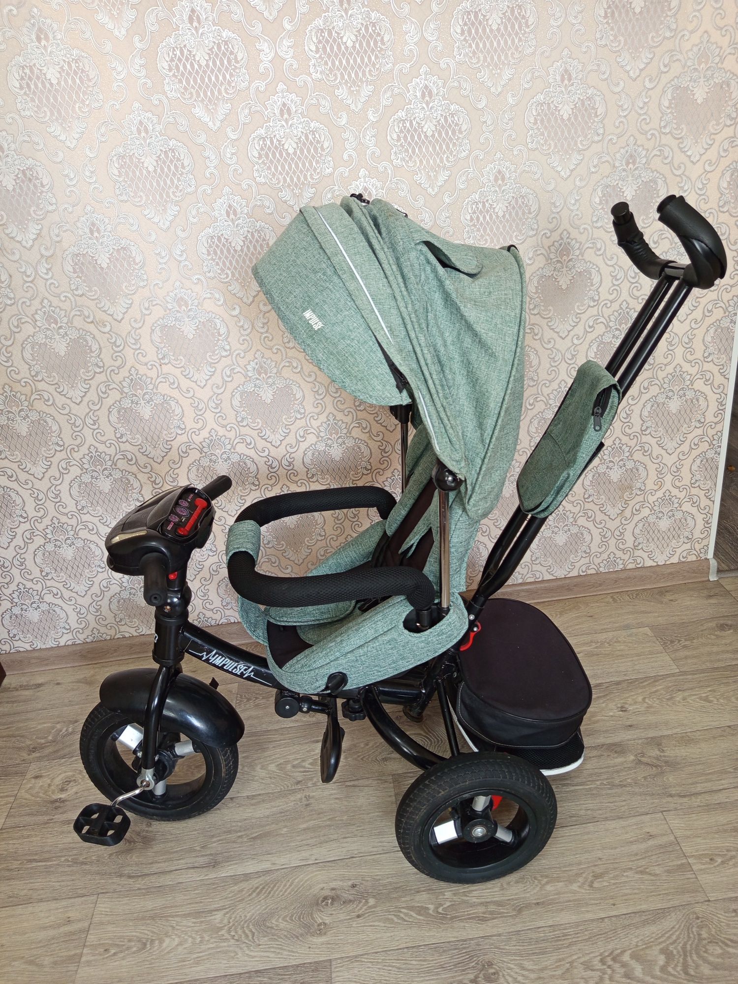 Велосипед з батьківською ручкою Tilly Impulse