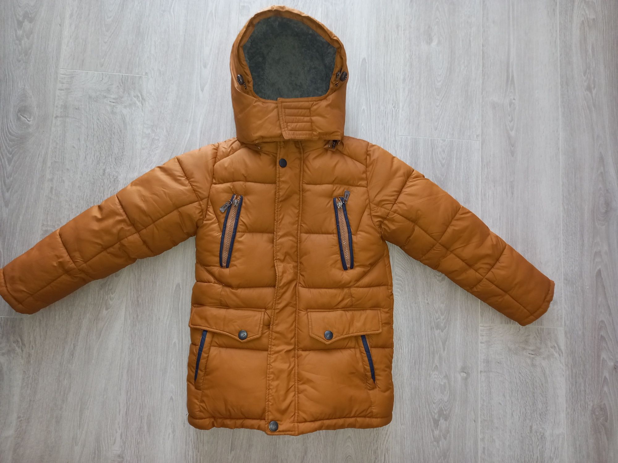 Зимова тепла куртка 40 розмір