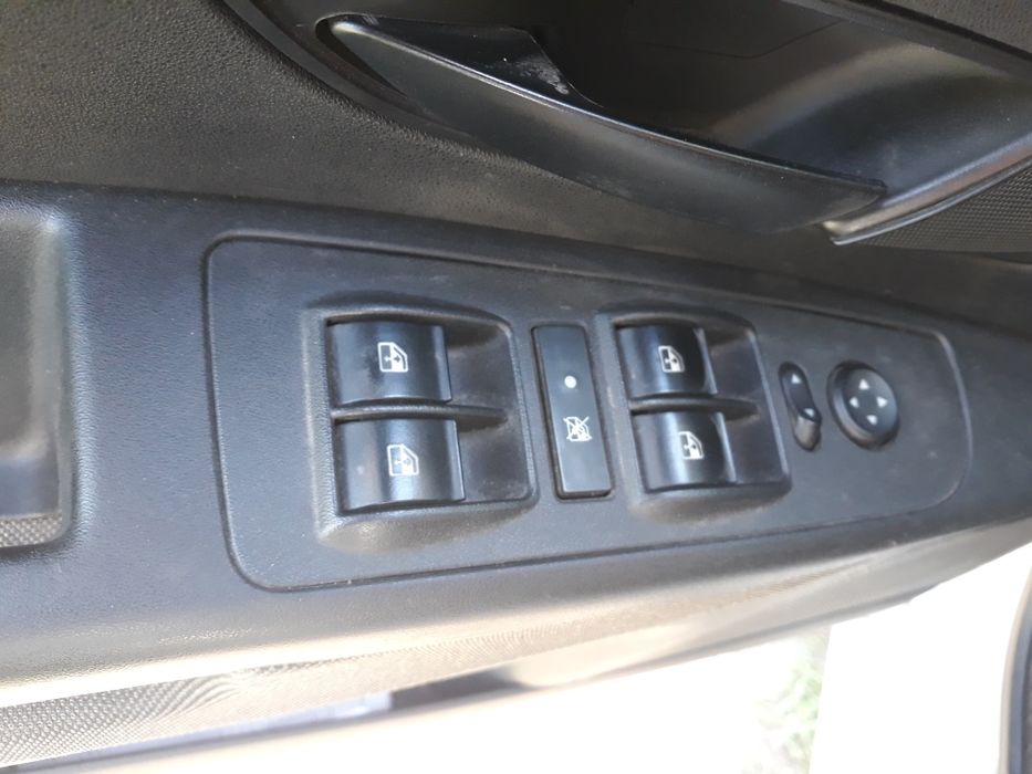 Автомобиль Fiat Linea 1,6 2011 Фиат Линеа