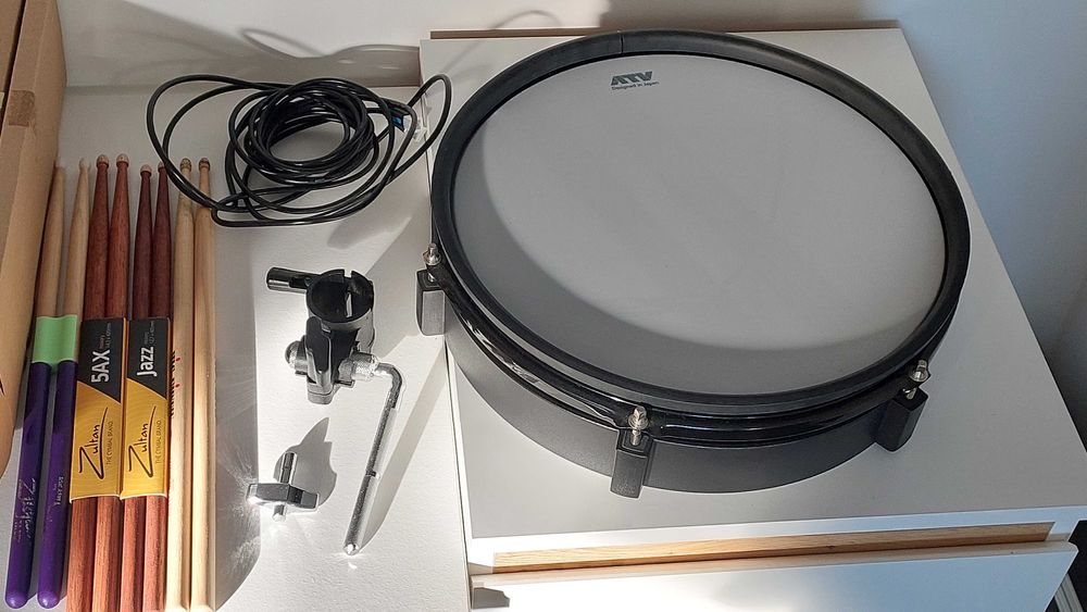 Bateria Eletrónica Roland TD-02K + Pad ATV 13" + Baquetas + Extras