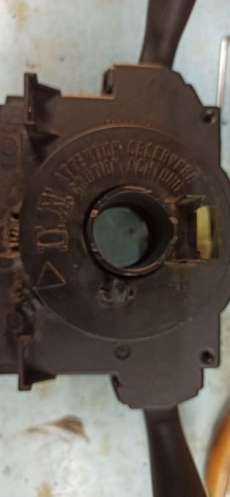 Подрулевой переключатель света и дворников на Пежо партнёр.