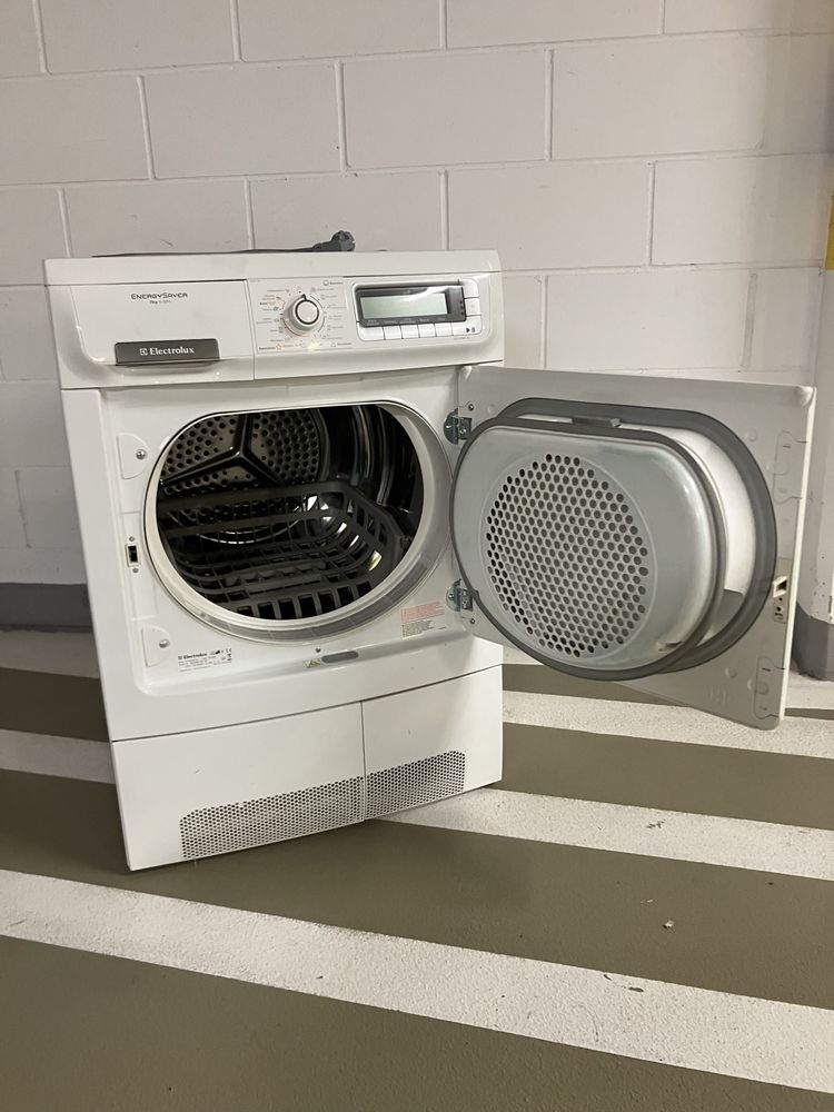 Suszarka Elektrolux EDH97981W sprawna, w dobrym stanie.
