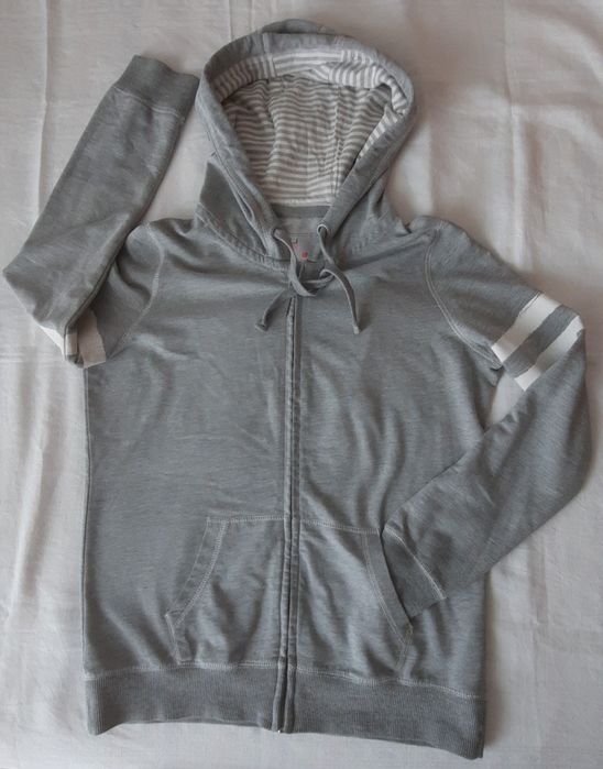 Bluza sportowa z kapturem marki House Dsgn