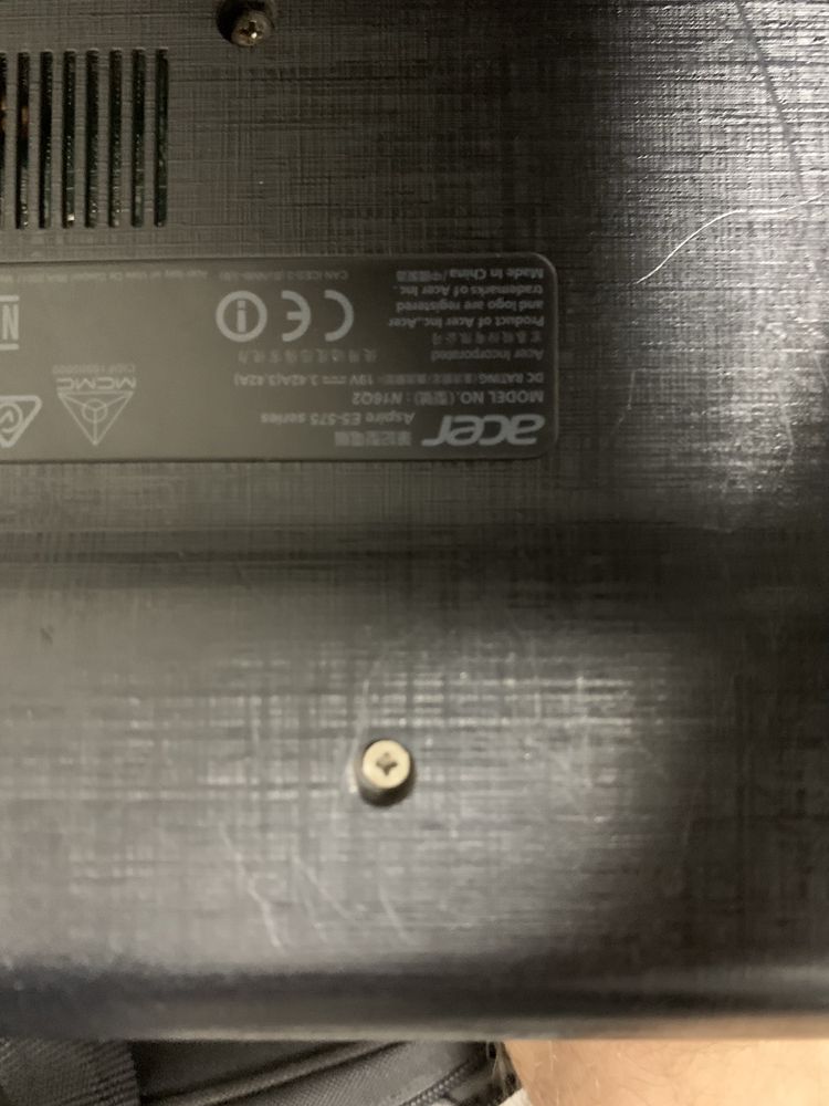 Acer aspire E5 575G Inel core i3 Nvidia Geforce 940MX 6GB Оперативи