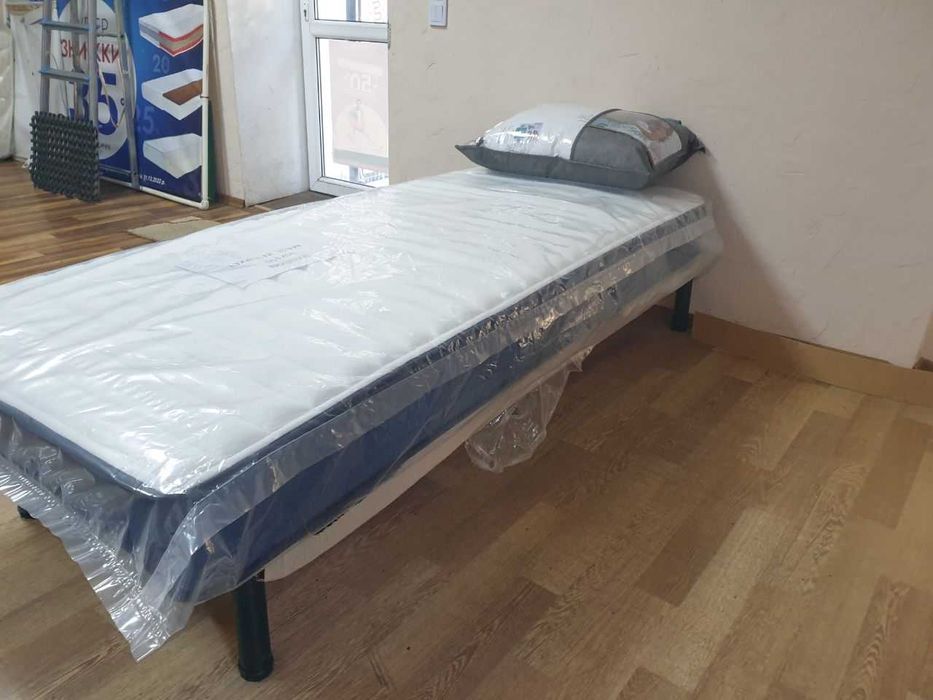 Распродажа Кровать односпальная с матрасом 80х190 в Херсоне