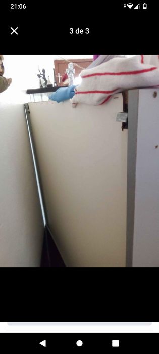 Espelho em móvel ideal para a casa de banho