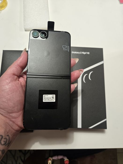 Telemovel Samsung z flip 7 fe
