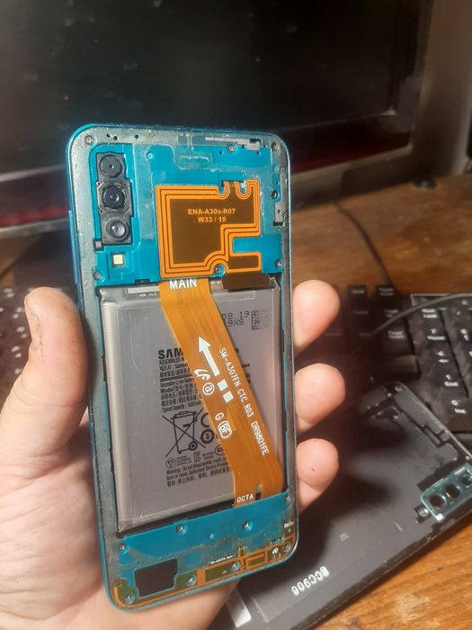 Samsung a30s телефон