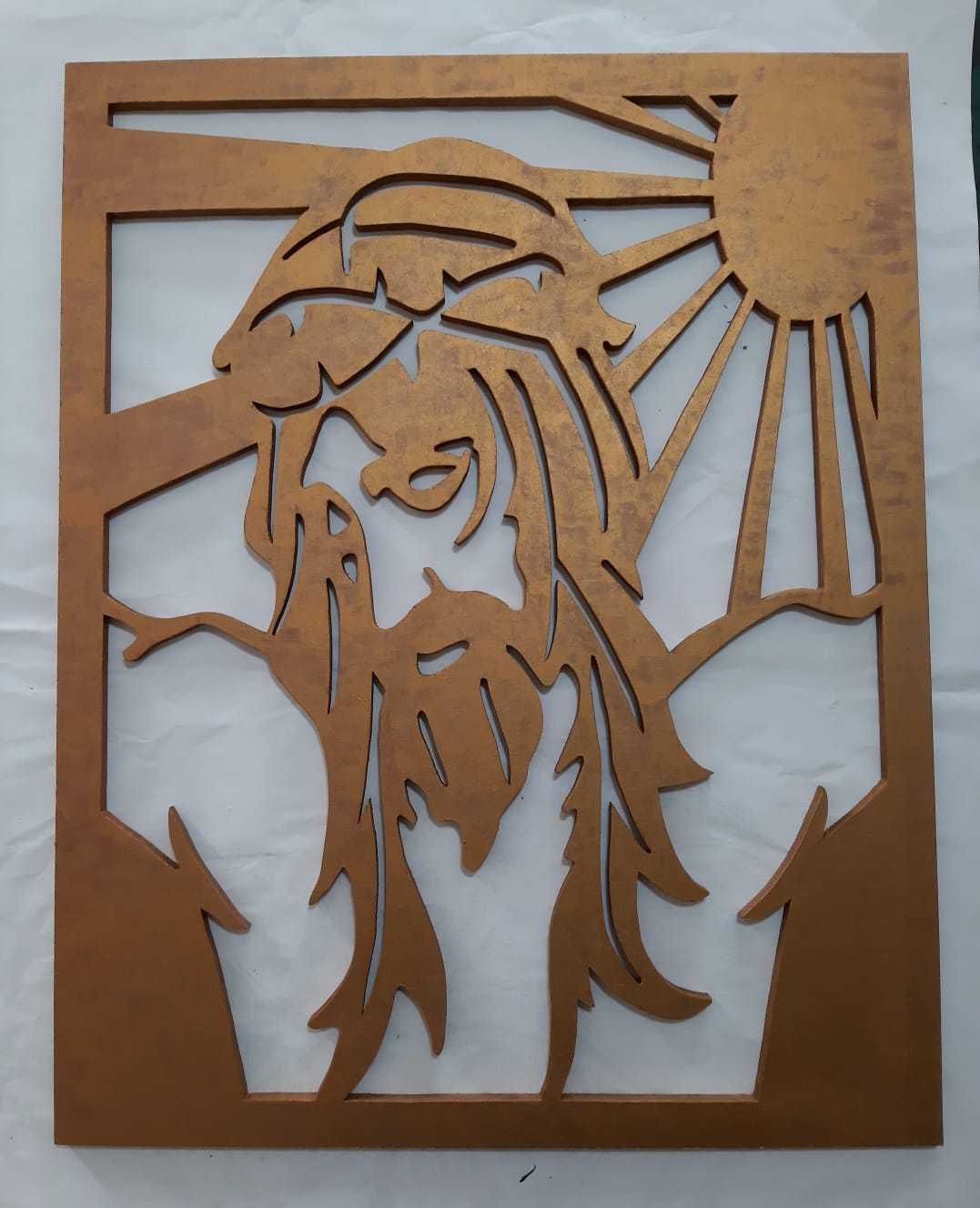 Quadro de Cristo em MDF pintado a ouro