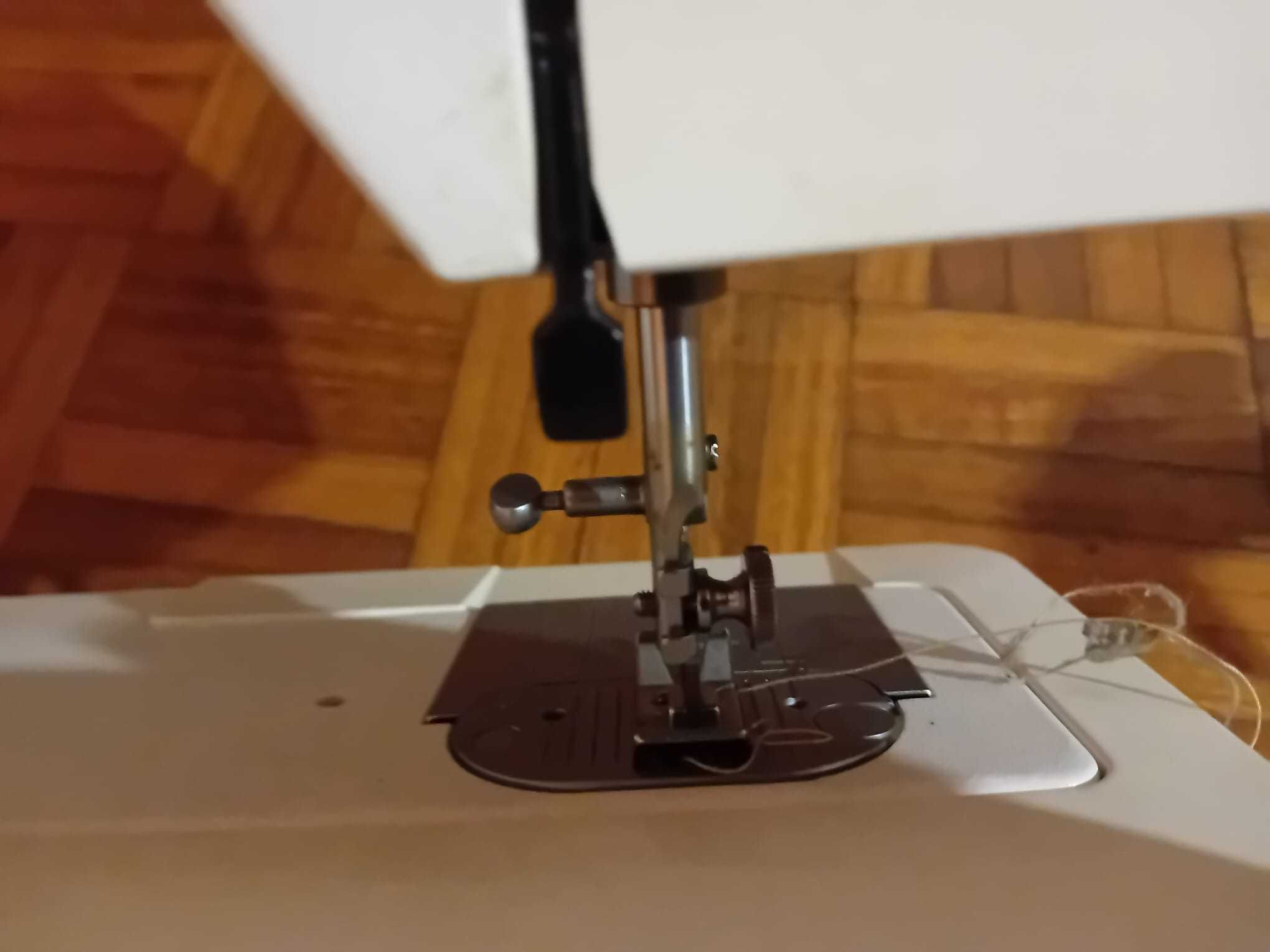 Máquina de Costura Singer (antiga-vintage)