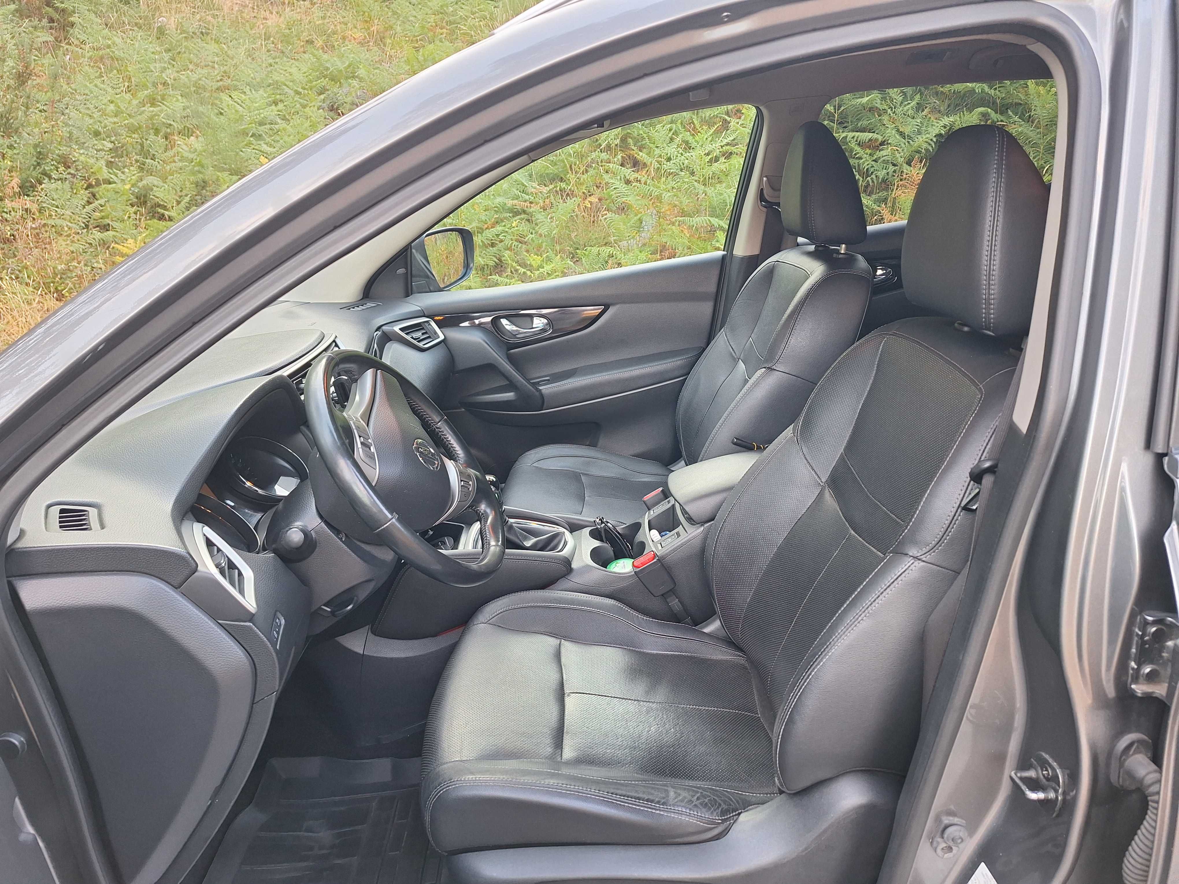 NISSAN QASHQAI Tekna Premium 1.6 dci 130cv "Full Extras"