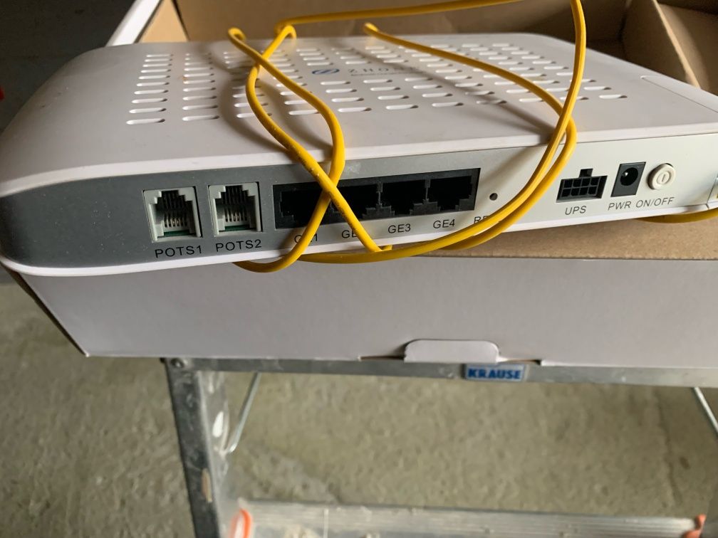 Router modem ZNID-GPON-2424-EU