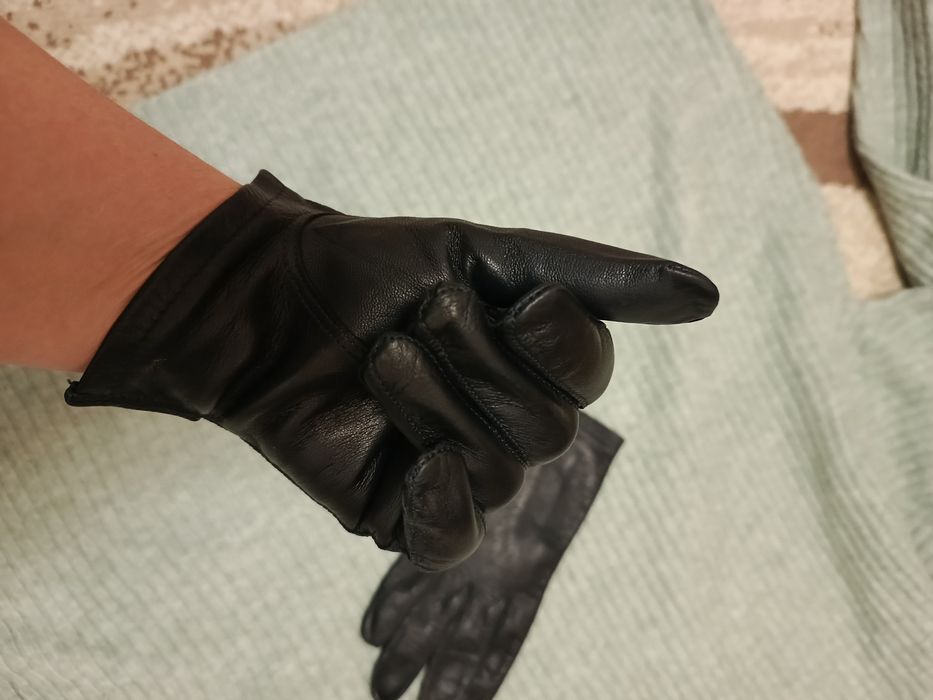 Рукавички печатки шкіряні нові.